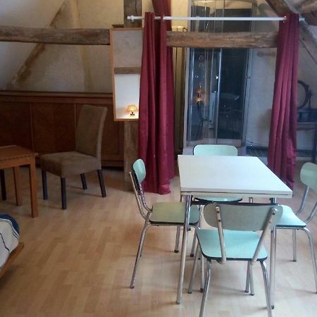 Studio Dans Un Cadre Champetre Moiry Bagian luar foto